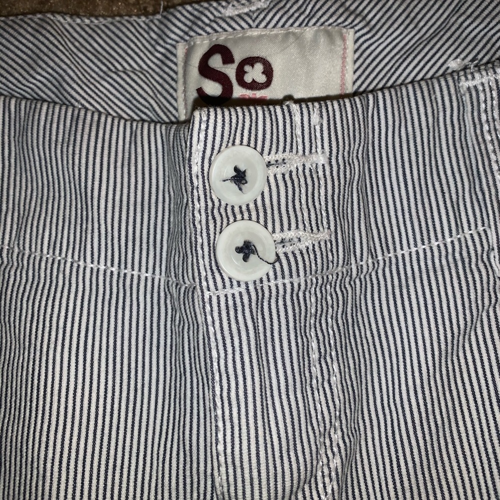 🤩CUTE SO PIN STRIPED BRAND SHORTS🤩 - Picture 3 of 8